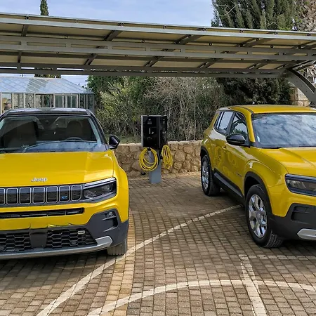 Azzuro With Private Pool By Estia