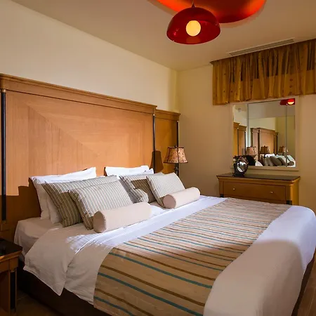 Azzuro With Private Pool By Estia Villa *