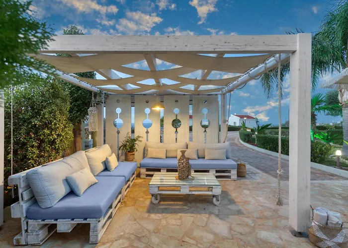 Azzuro With Private Pool By Estia *