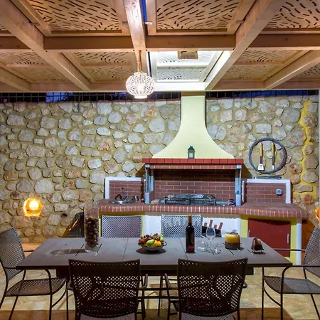 Azzuro With Private Pool By Estia * Херсонісос