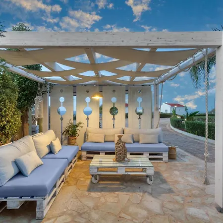 Azzuro With Private Pool By Estia *