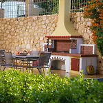 빌라 Azzuro With Private Pool By Estia *