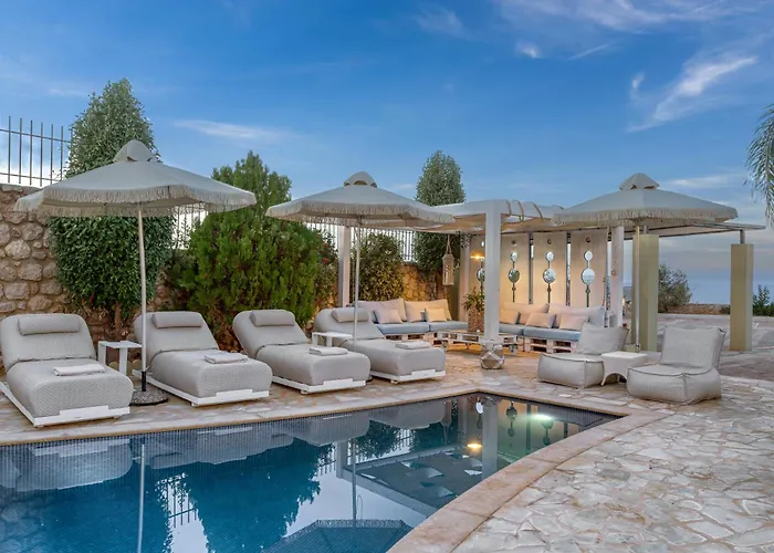 Azzuro With Private Pool By Estia Villa