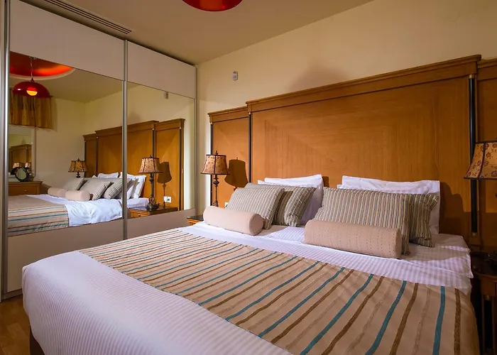 Villa Azzuro With Private Pool By Estia Herszonisszosz